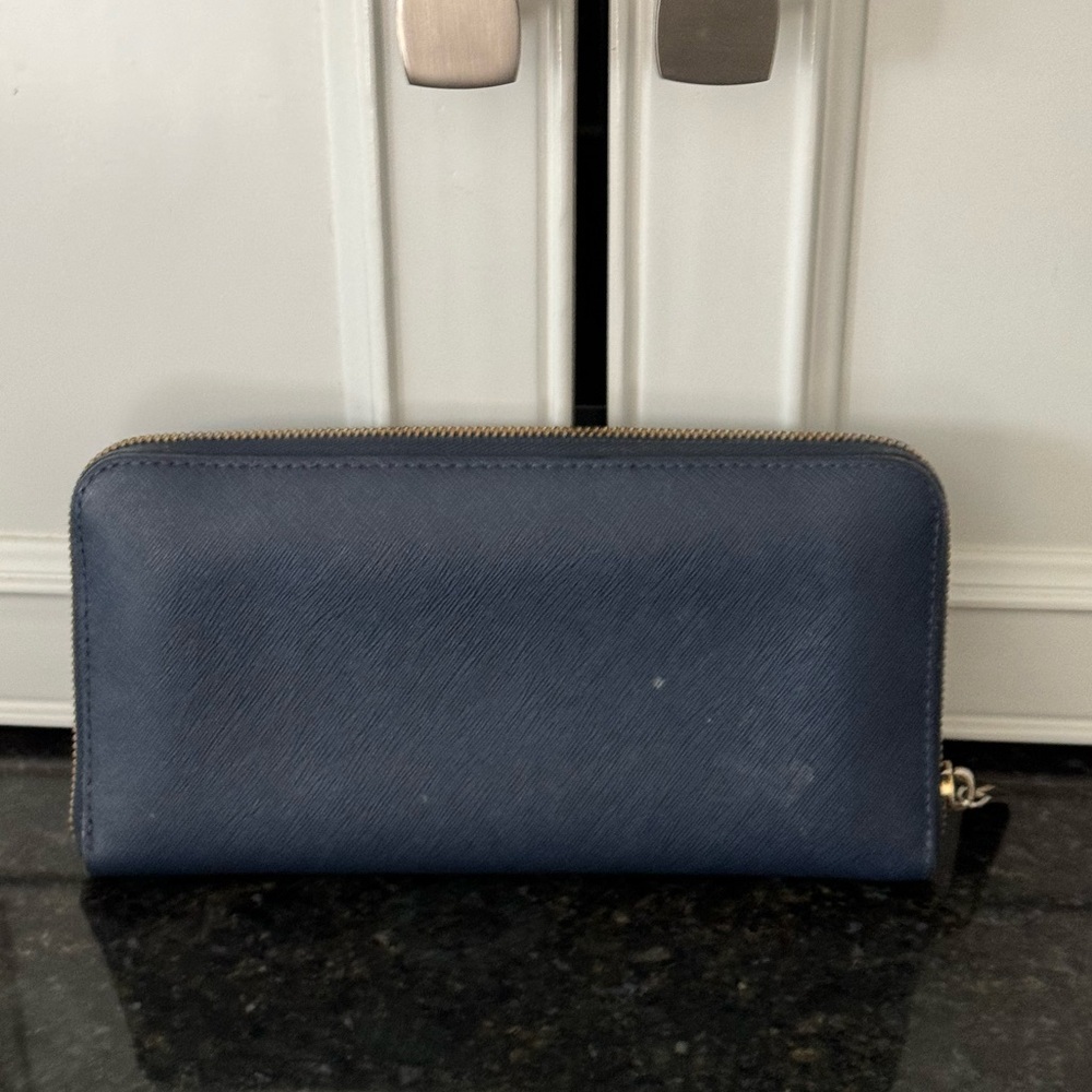 VERY LARGE MICHAEL KORS Jet Set Travel Navy Wallet - Picture 2 of 14